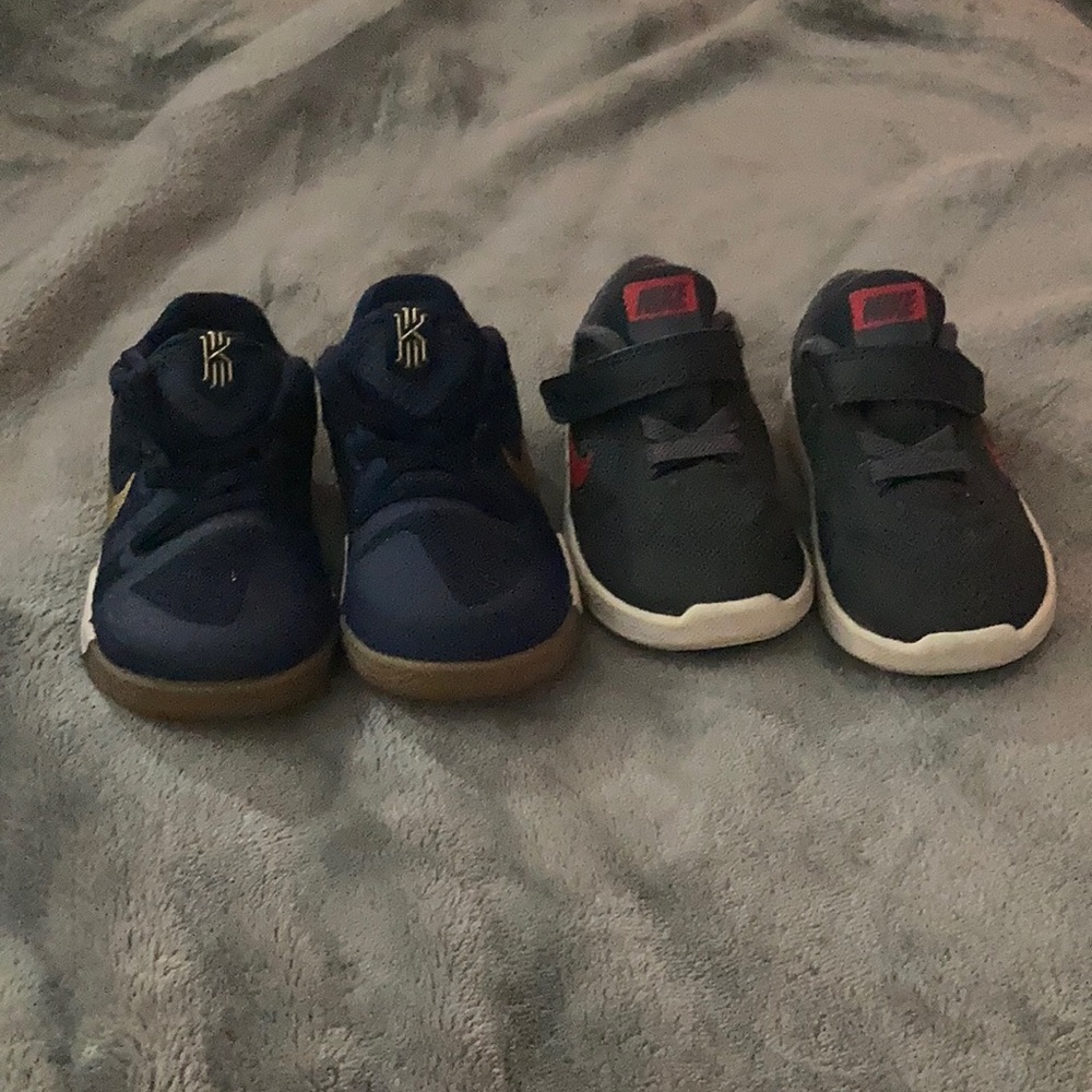 Toddler shoes size 6C